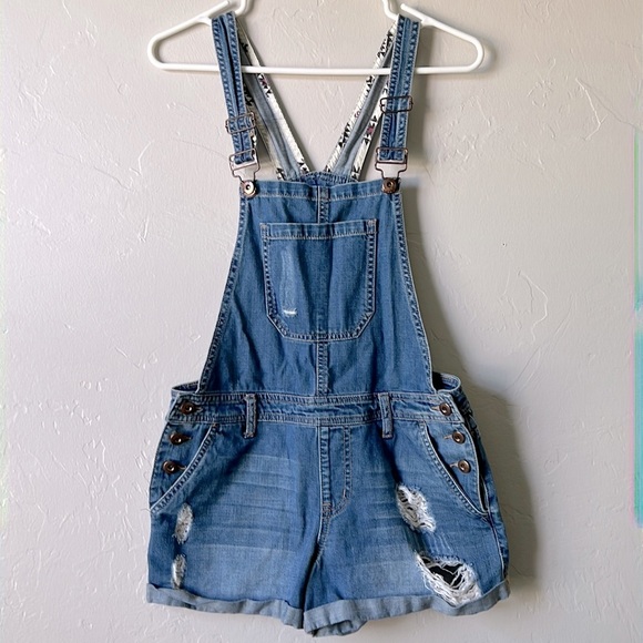 Forever 21 Pants - Jean Overalls Shorts